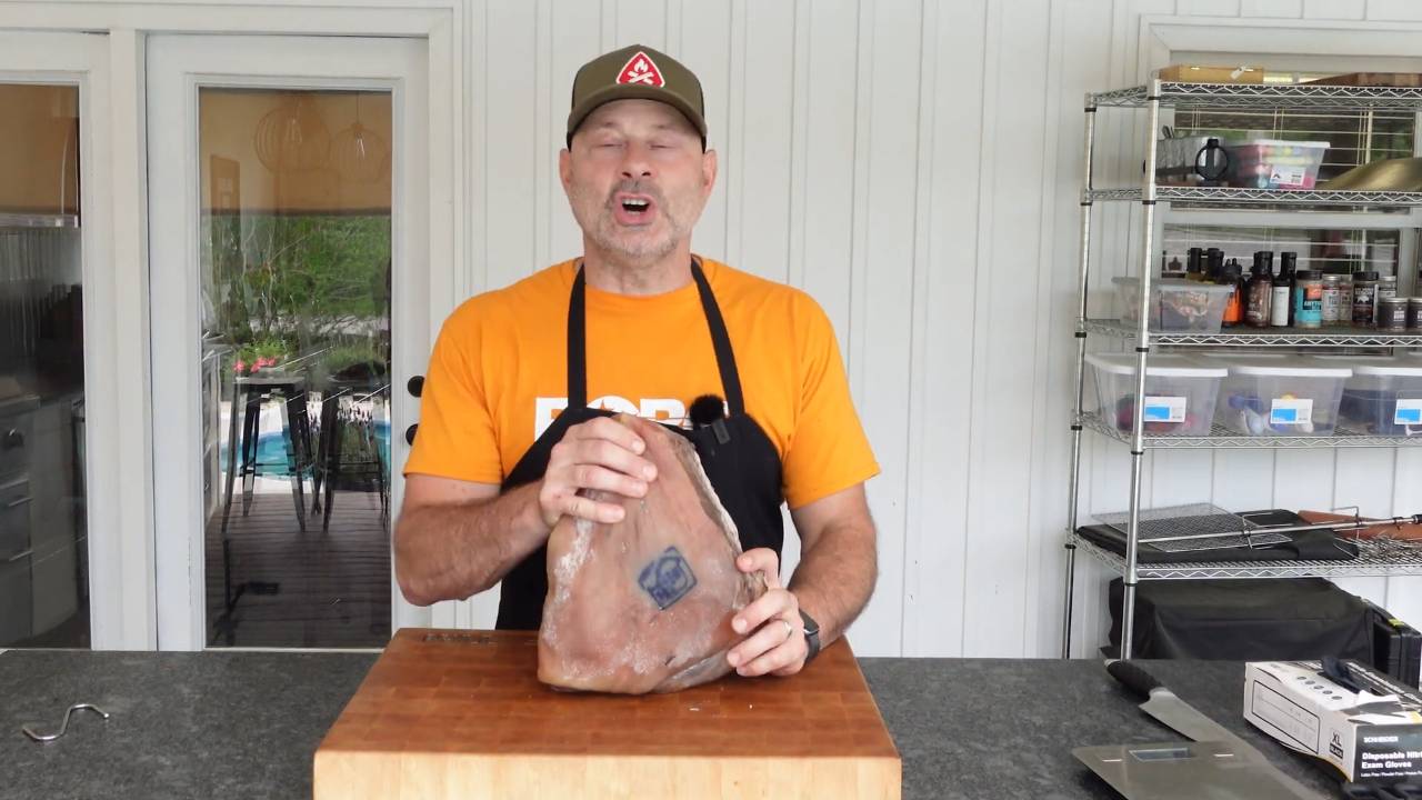 Making Italian prosciutto at home _ How to make ham 