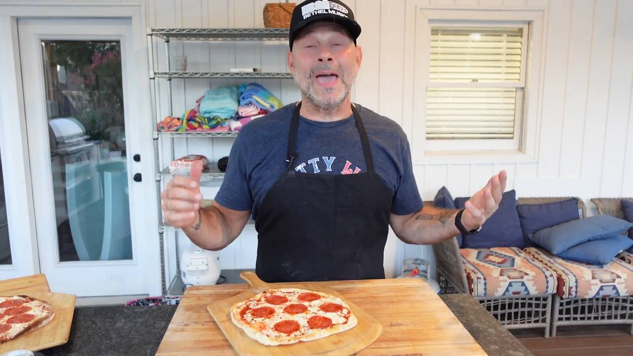 How to make sourdough pizza and pepperoni pizza