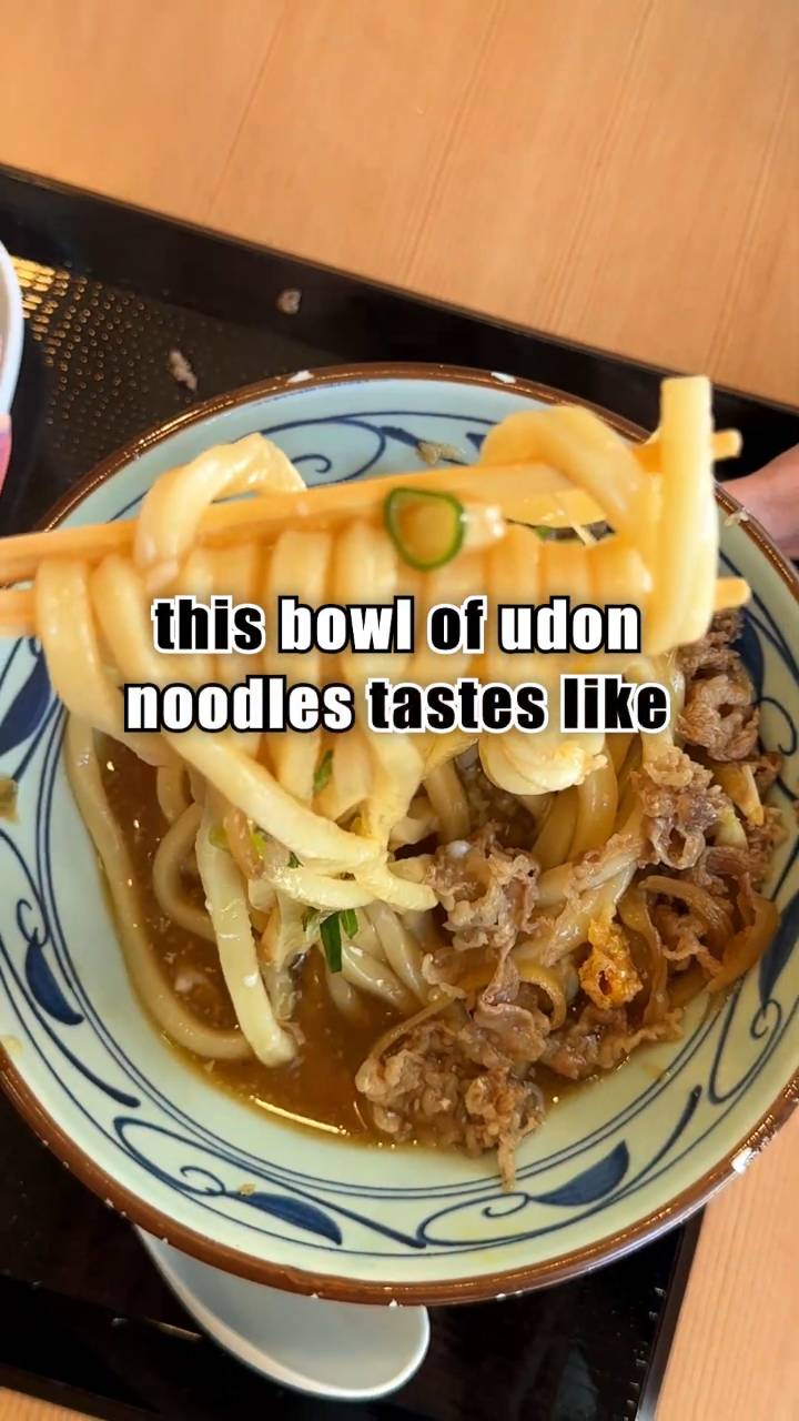 Fransk løksuppe udon nudler på Marugame Udon i Waikiki, Honolulu på Oahu, Hawaii