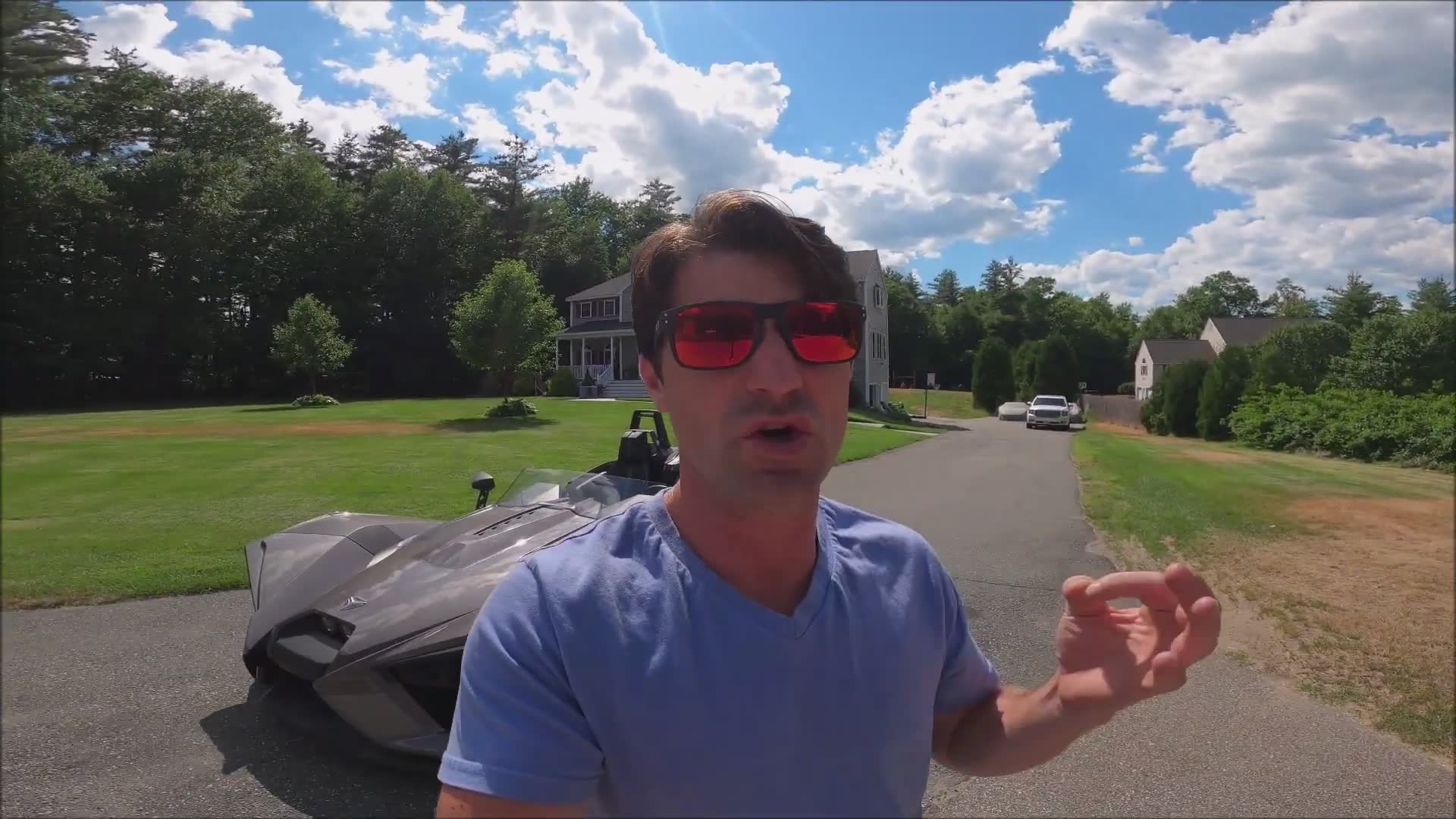 Can a Polaris Slingshot do a burnout drift and donuts