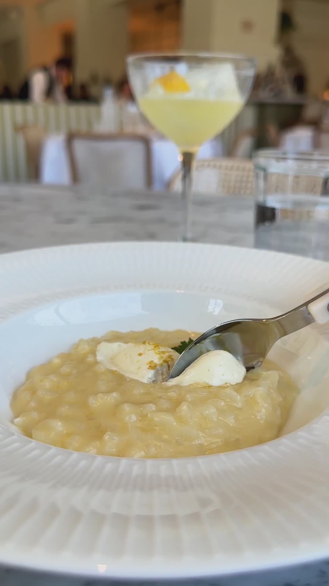 Slik ser et måltid ut på Café Savoy i Helsinki, Finland – full gjennomgang