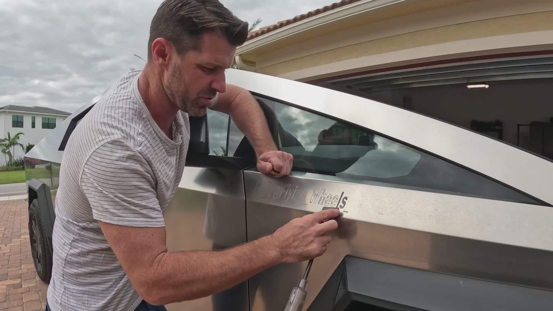 Why I can't sell my Tesla Cybertruck no matter how hard I try
