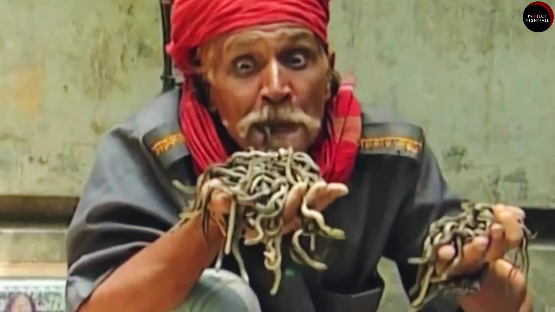 Food content creator pushes boundaries with revolting eating challenge