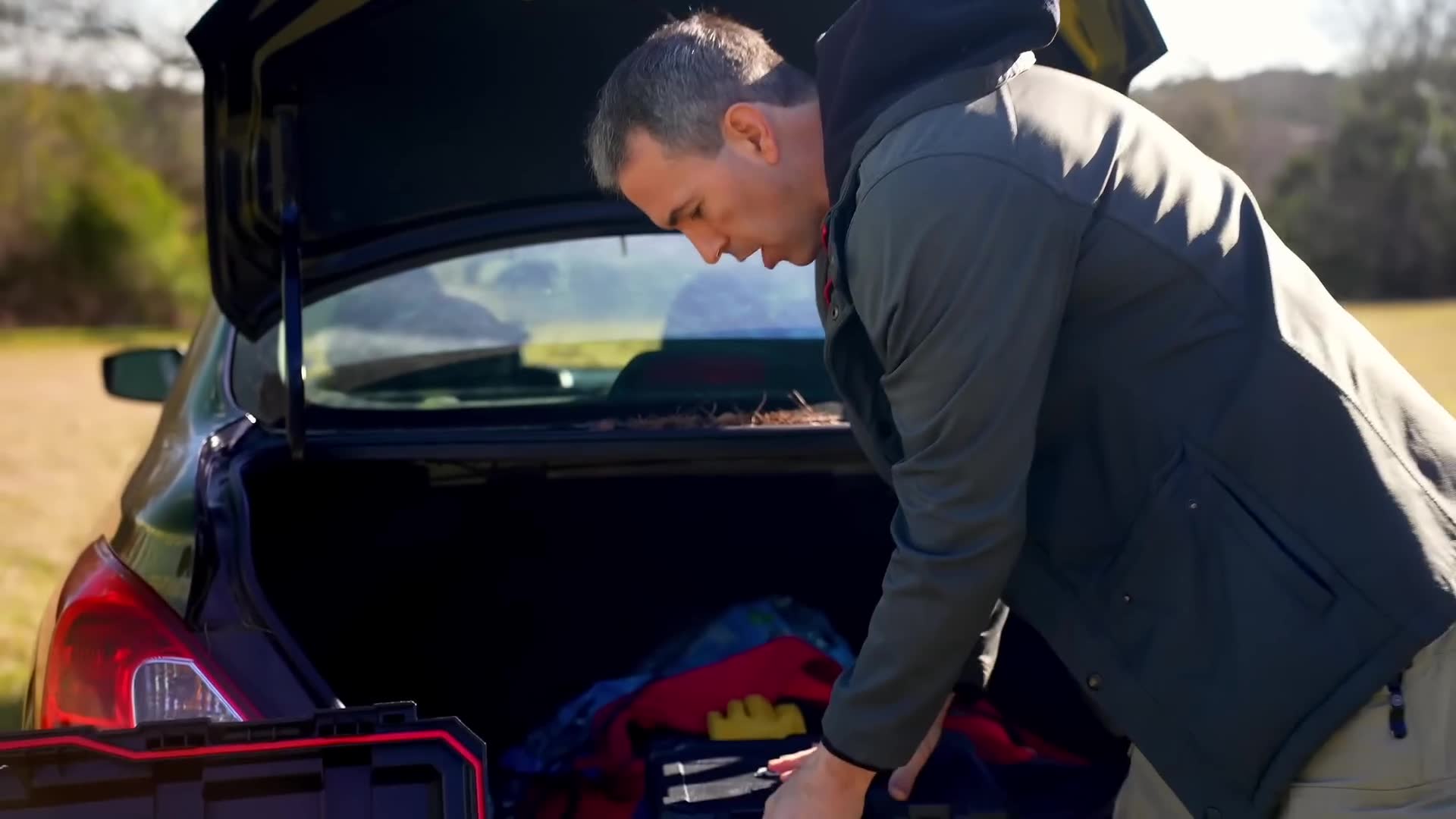 Building the ultimate car emergency kit