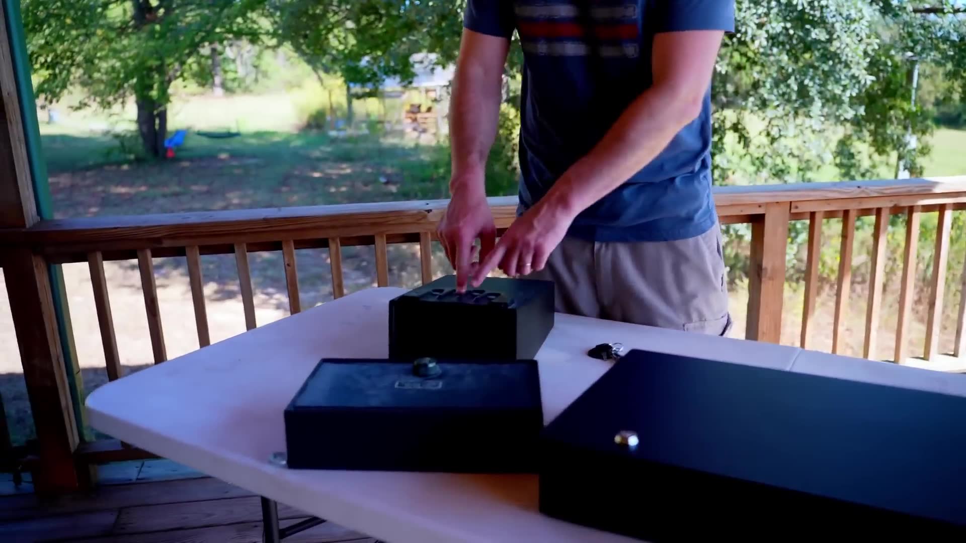 Quick-access long gun storage configuration