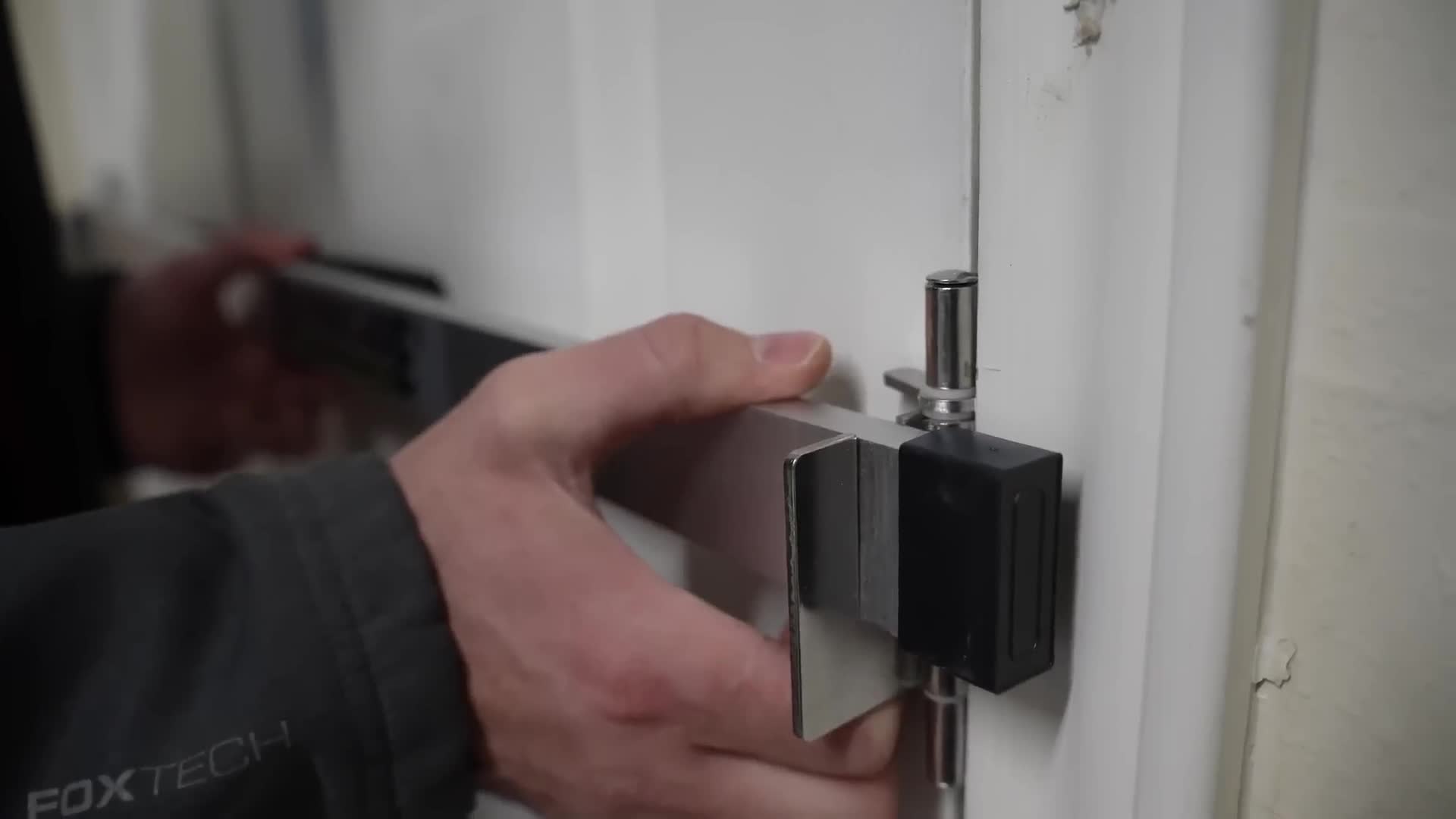 Single device that stops forced entry attempts
