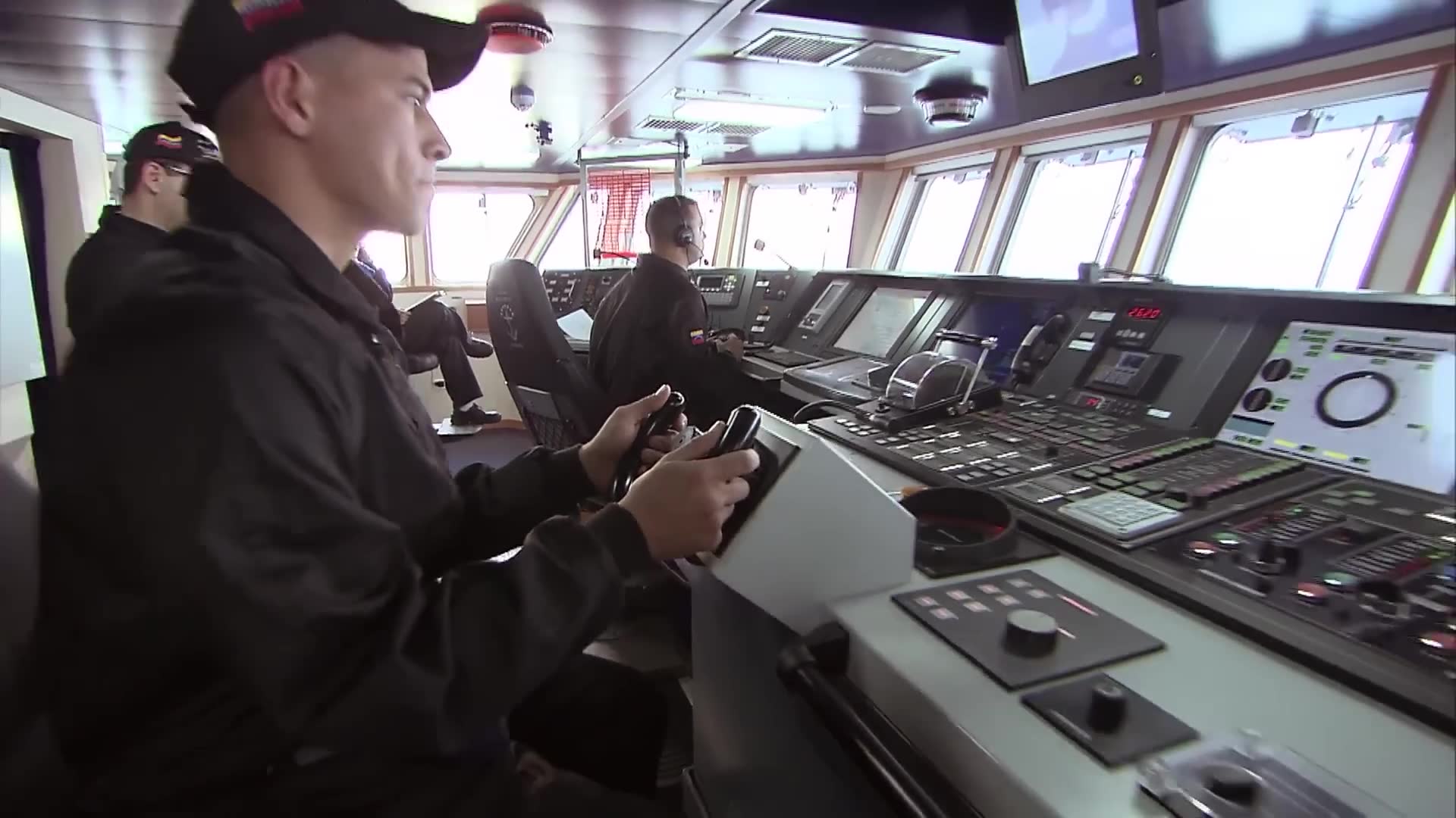 Venezuelan military confronts carrier battle group