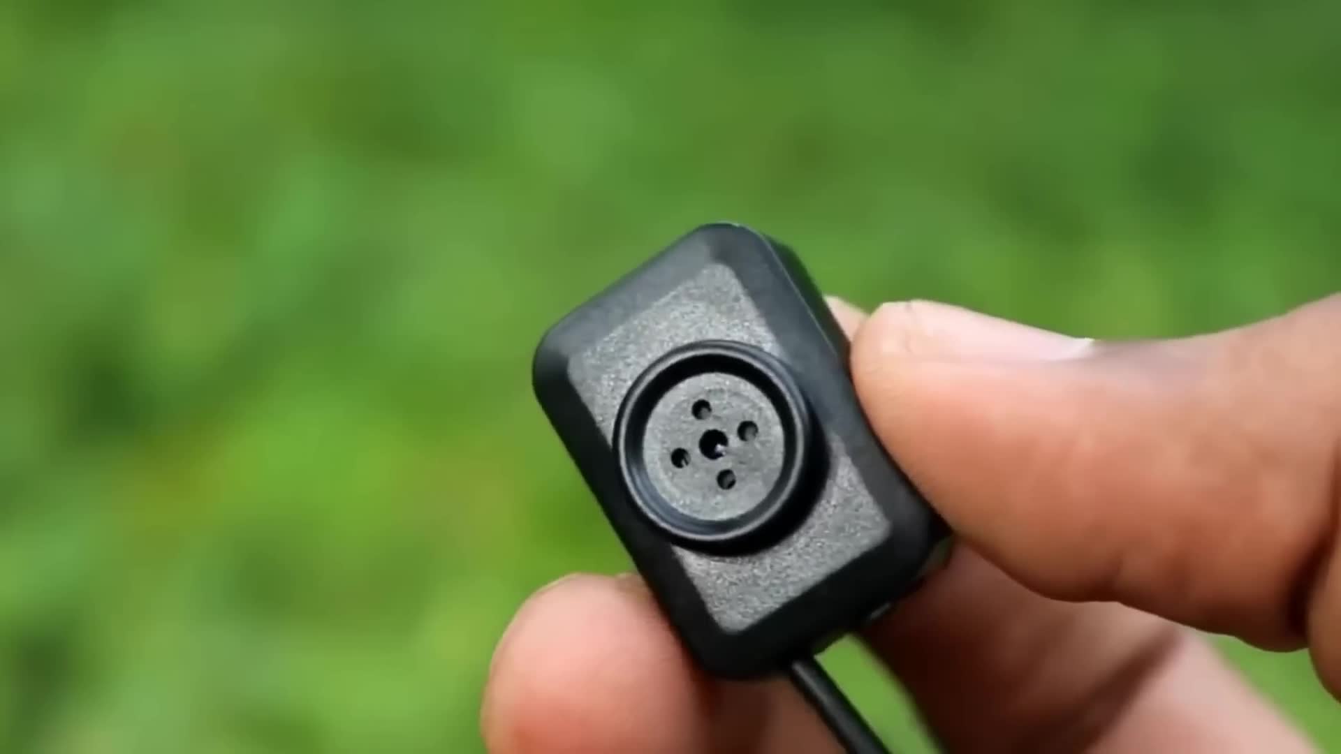 Detecting covert recording devices