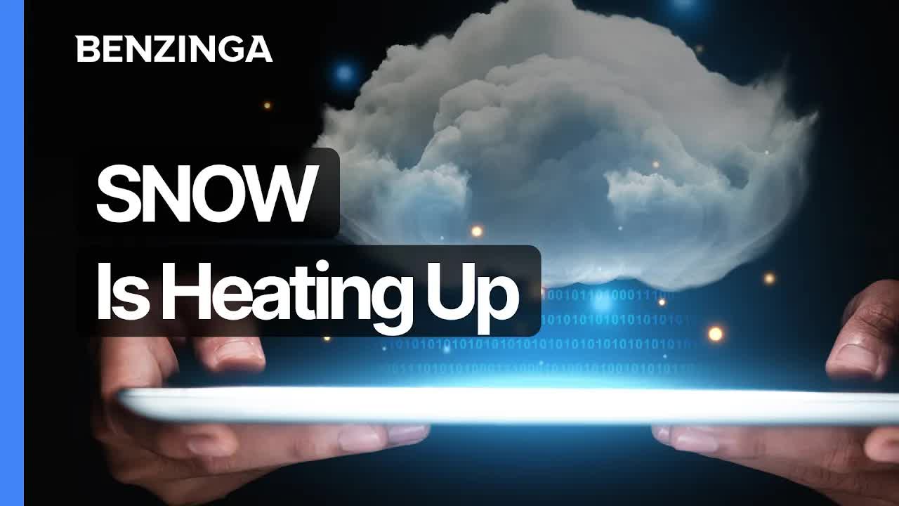 Snowflake Earnings TONIGHT: Can It Match MongoDB’s Blowout Quarter?