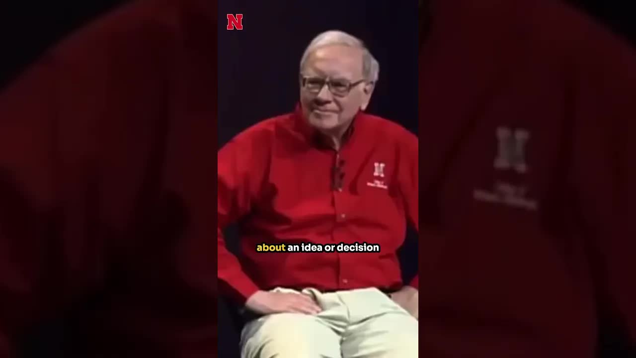 Who Does Warren Buffett Call For Advice?