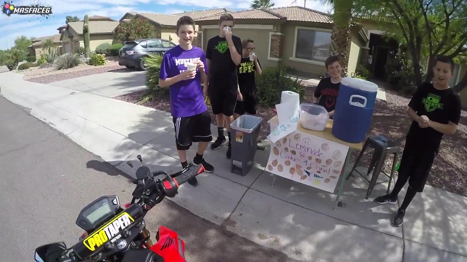 Top 10 heartwarming moments captured between motorcycle riders and children