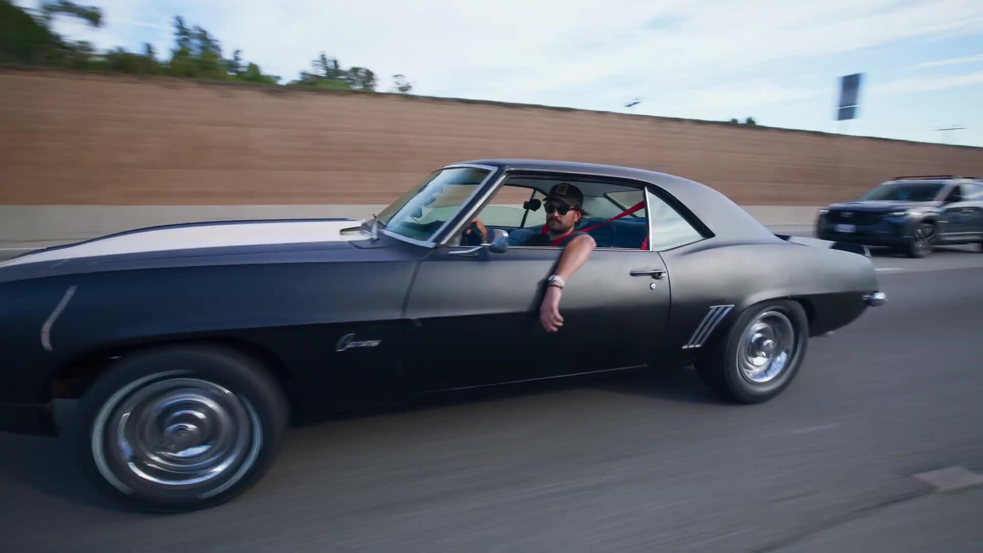 Premium versus base model Camaro showdown