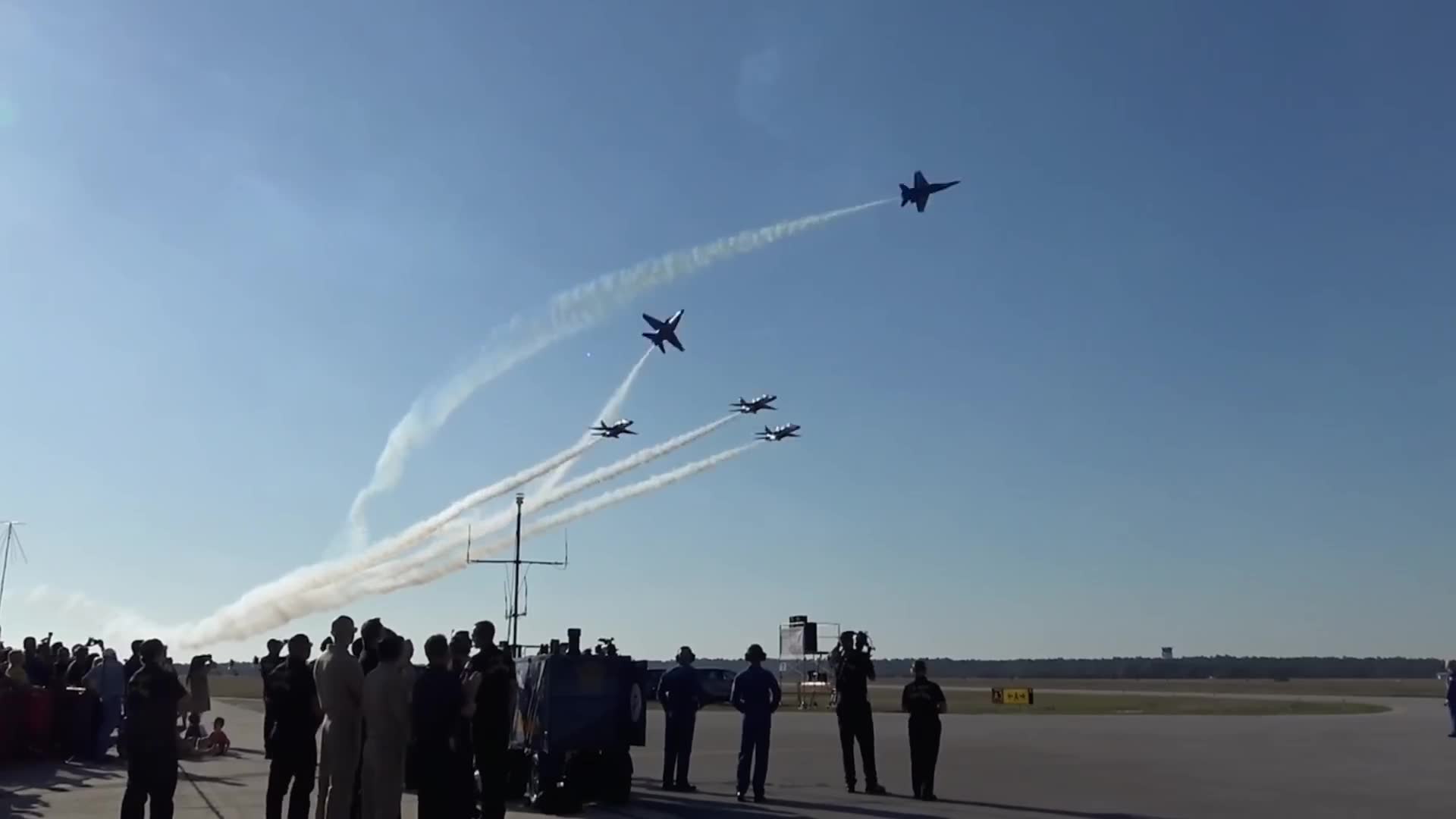 Demonstration aircraft suffers mechanical failure