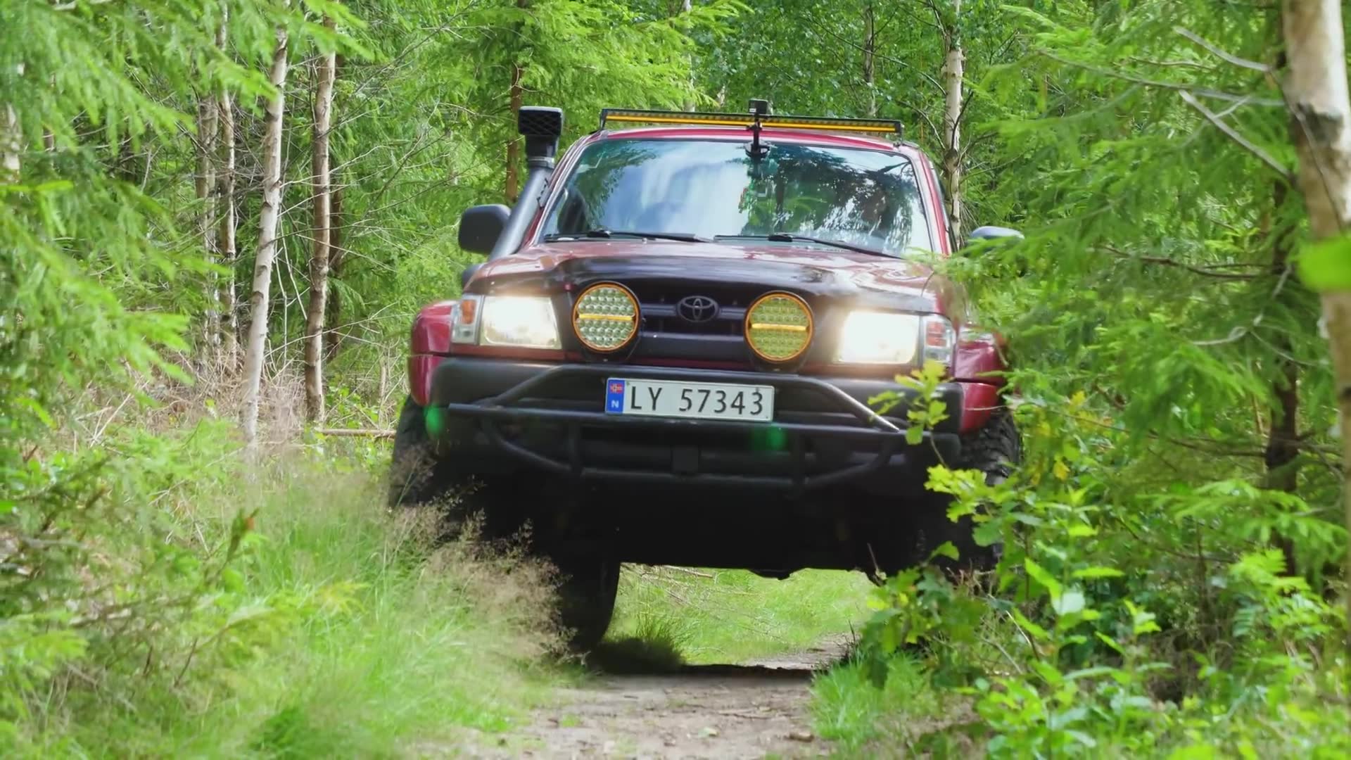 Hilux AT38 terrengtur