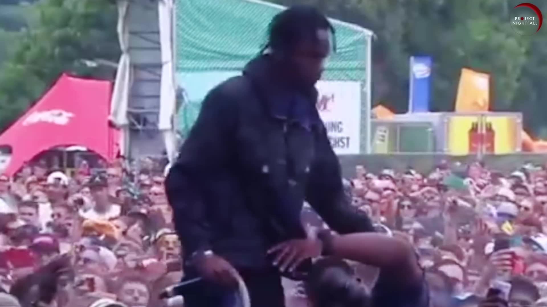So Travis Scott stopped his concert for shoes but not dying people