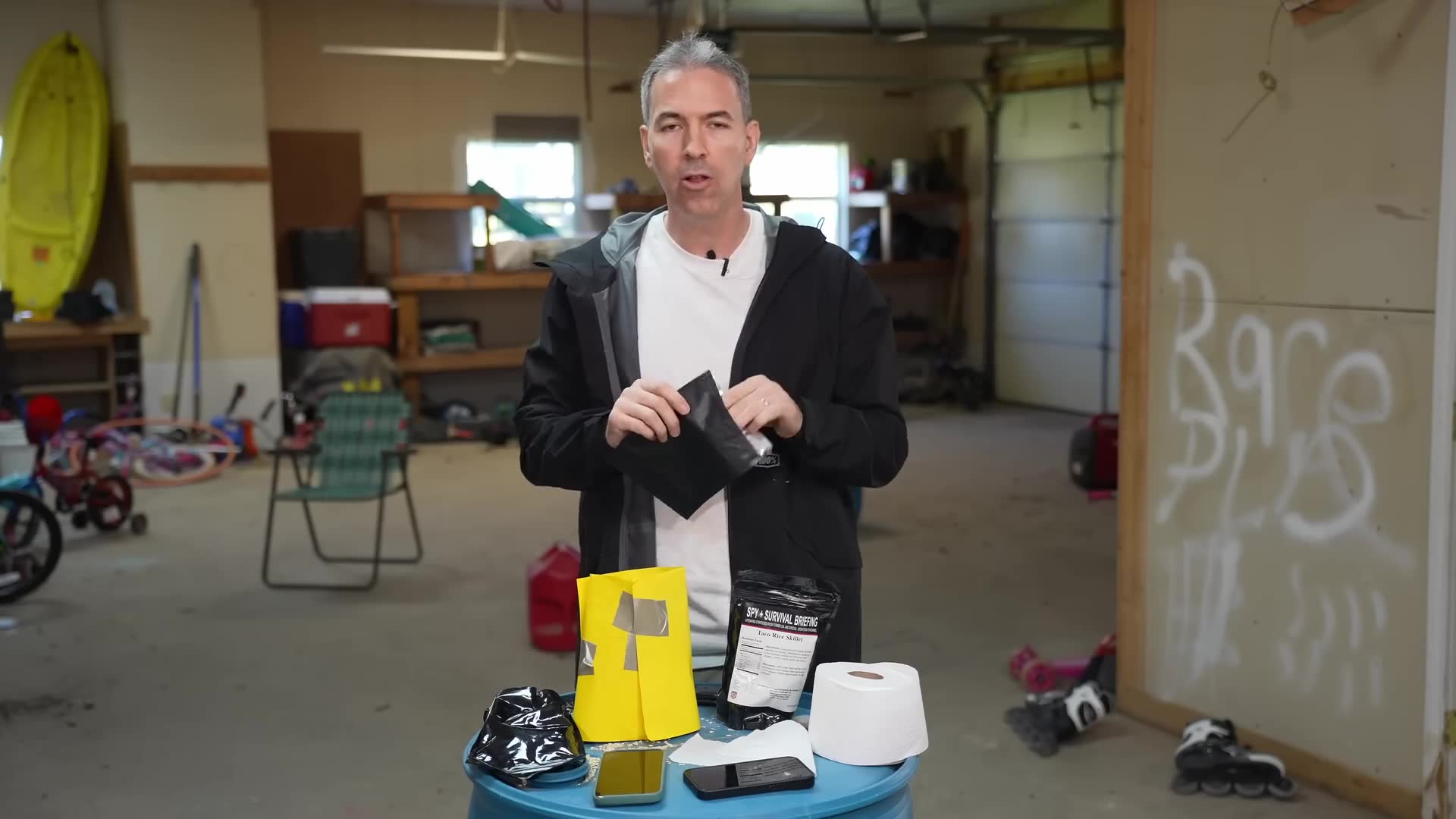 Testing whether mylar packaging blocks cellular signal tracking