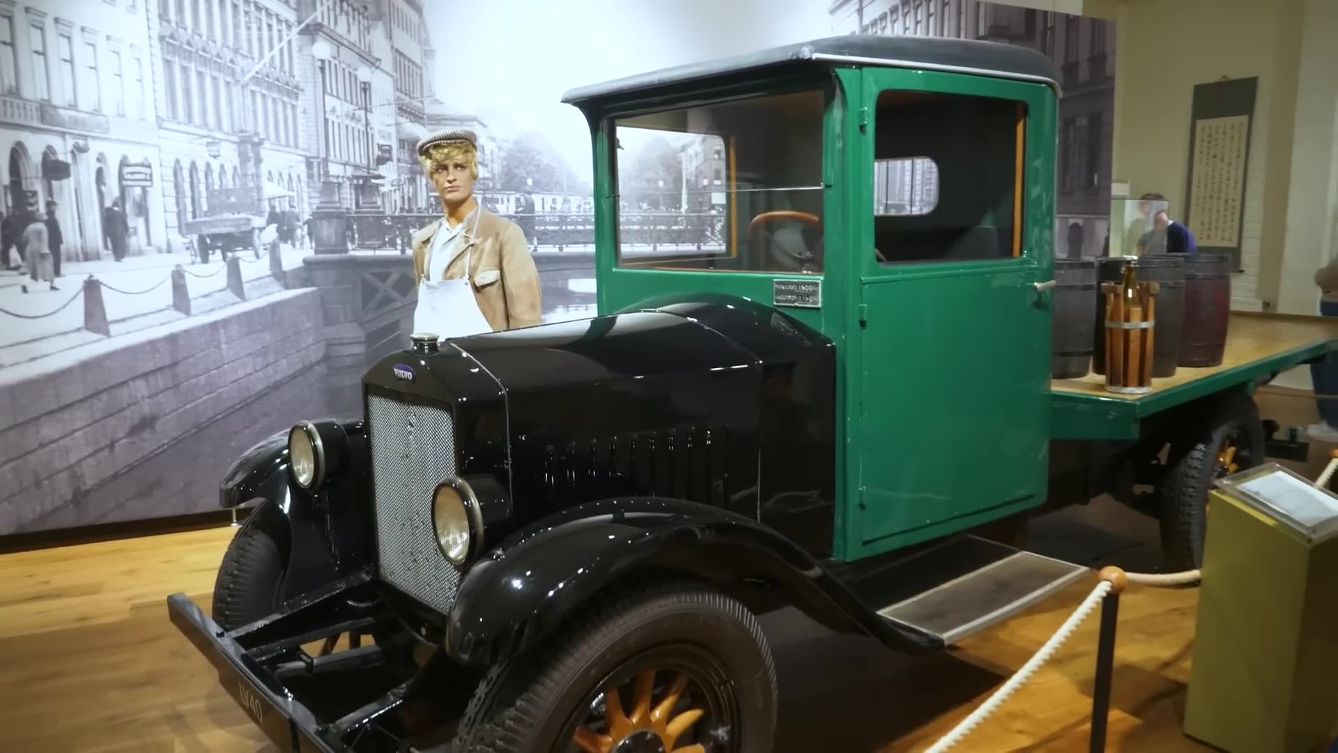 Besøker Volvo museet i Göteborg og ser historien til merket
