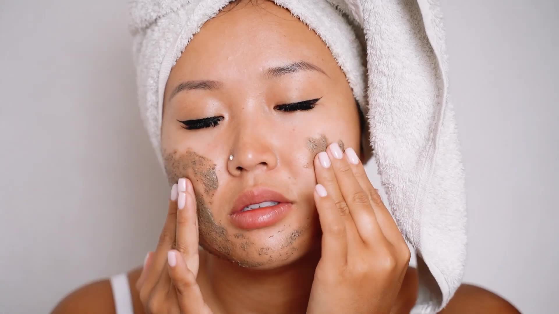 Exfoliant types compared for optimal skin renewal