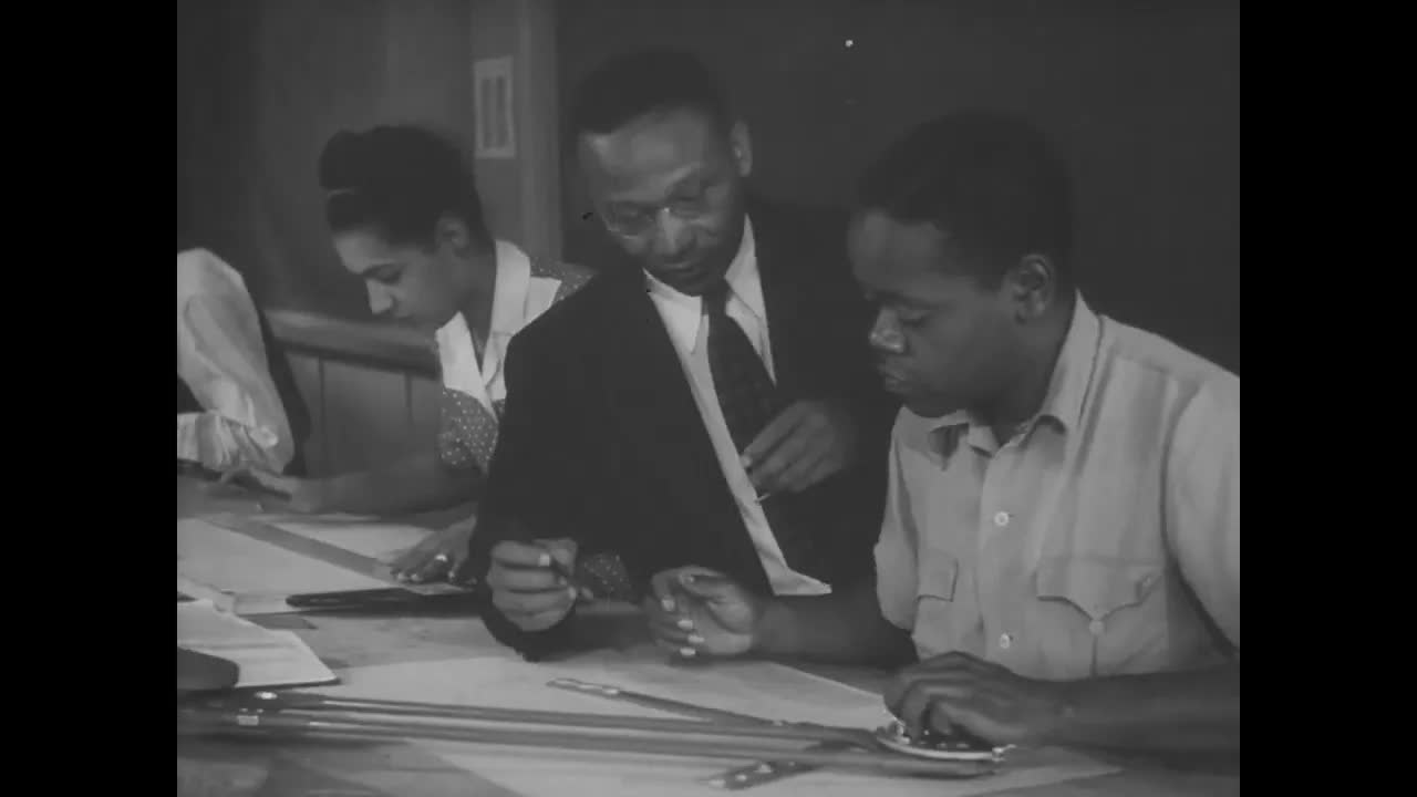 NEGRO COLLEGES IN WAR TIME(1943)