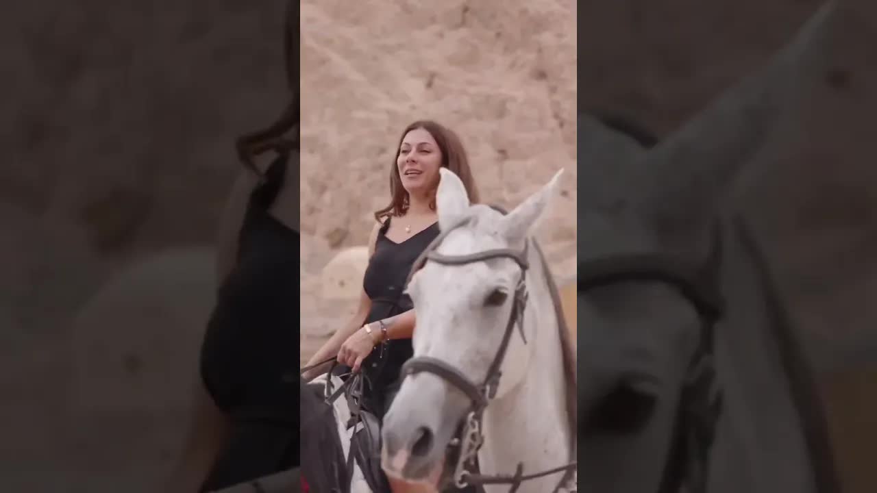 Side by side, where the wild meets the horizon 🏜️🧡🐴