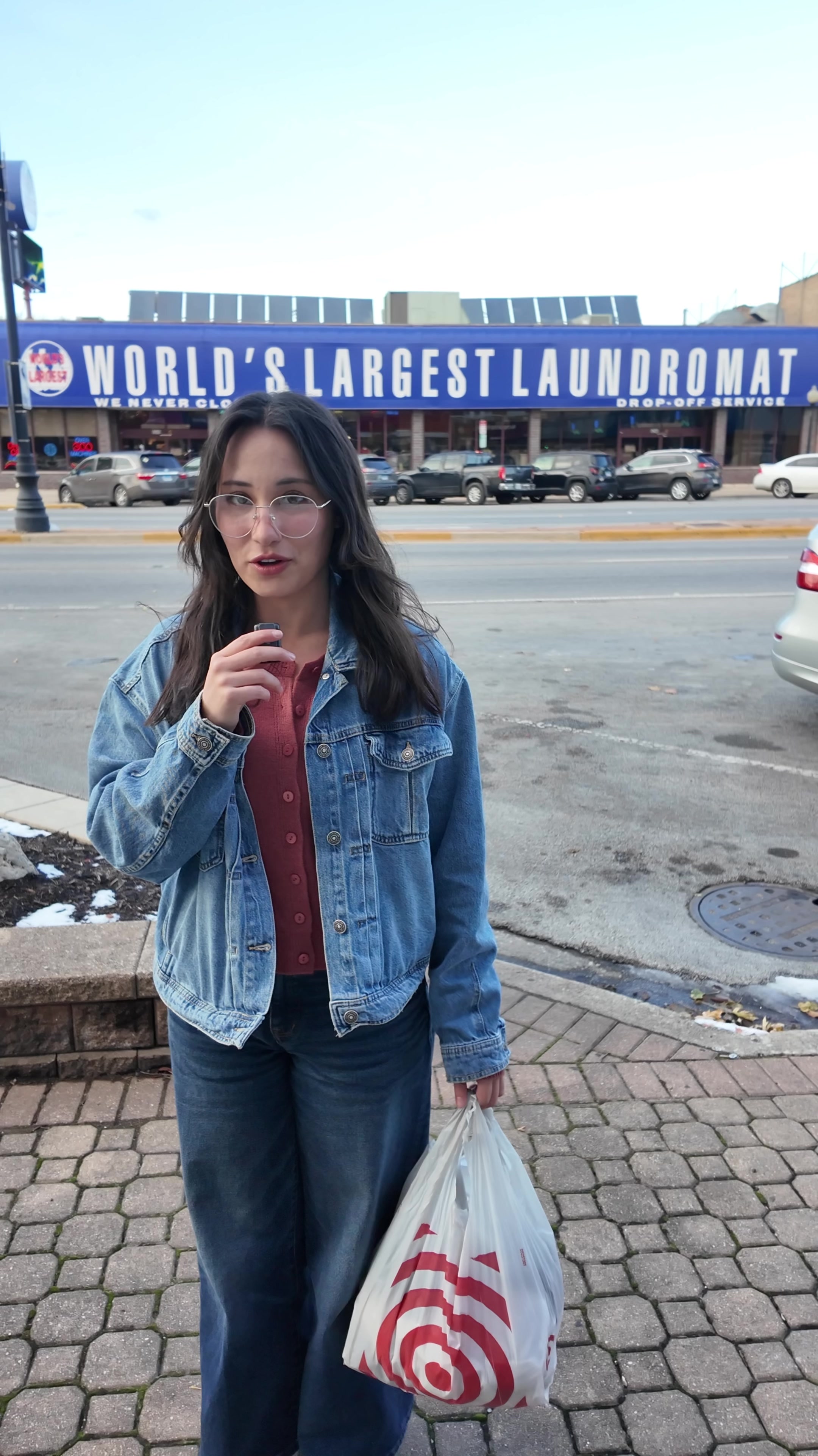 Visiting the world's largest laundromat in Berwyn, Illinois