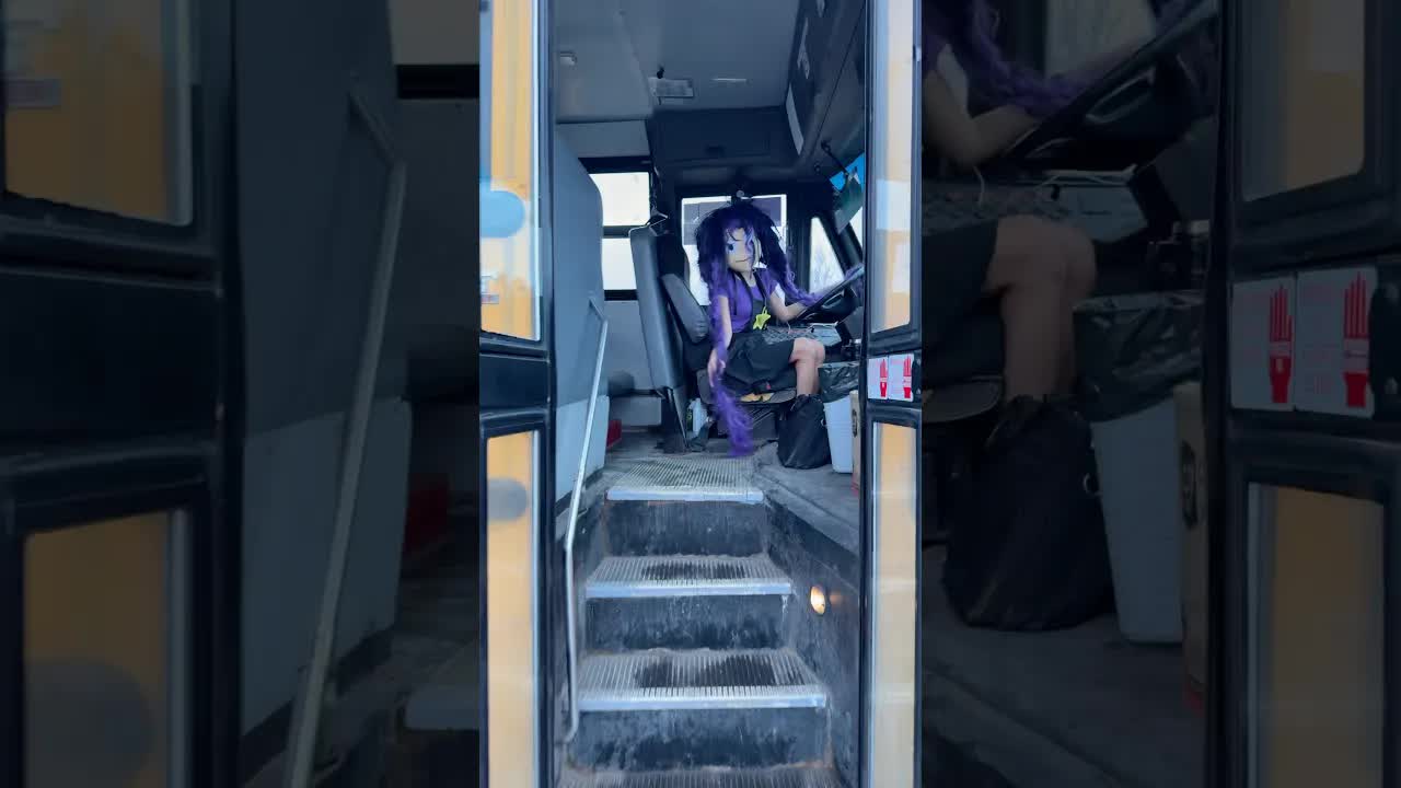 LILLY LOVE BRAIDS SCHOOL BUS!!