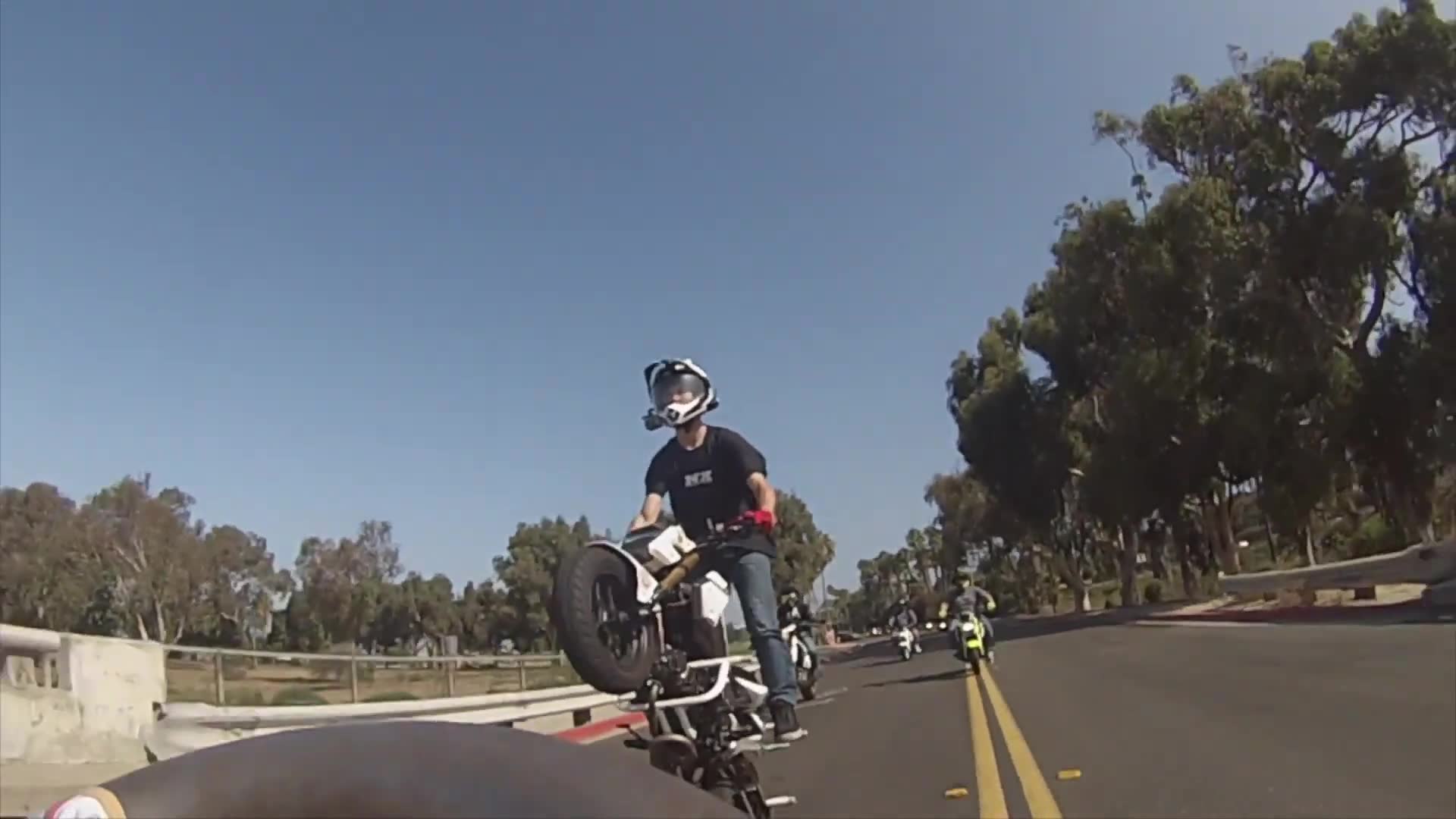 Ride around the blok (part 2) thee ride! filmed from motorcycle perspective on the street