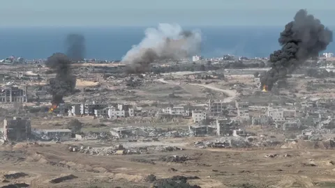 Two conflicts push world closer to global war scenario