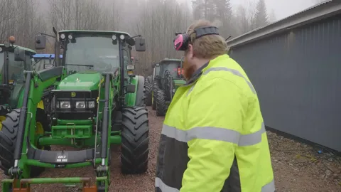 Premiereopplevelse bak rattet p manuelt girkasset traktor