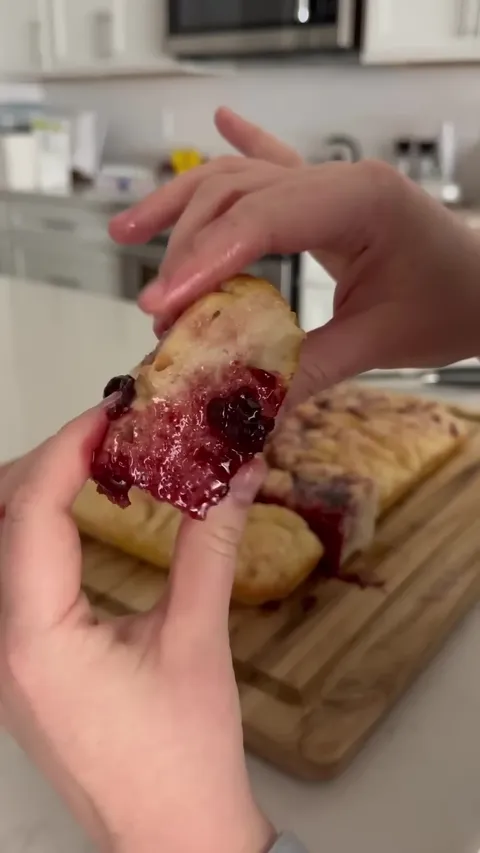 Creating focaccia with donut filling and coating technique