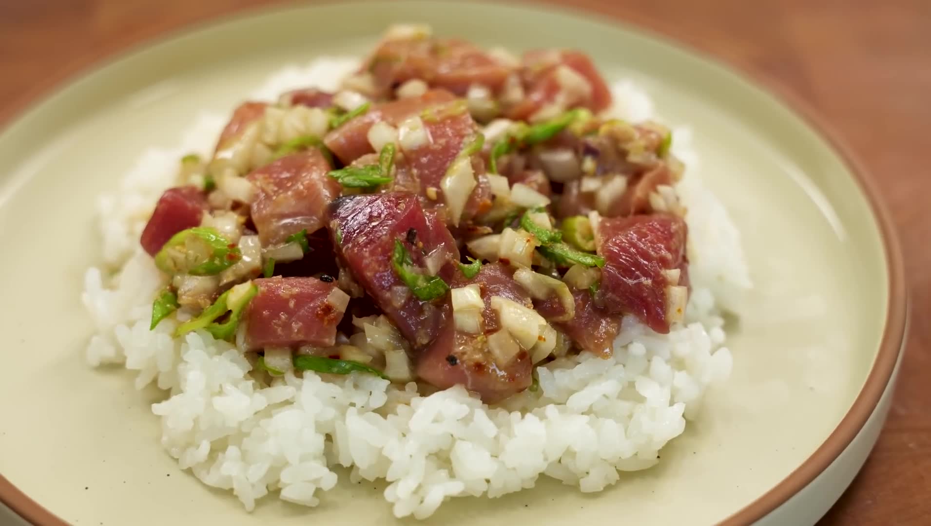 Easy techniques for authentic poke bowl preparation