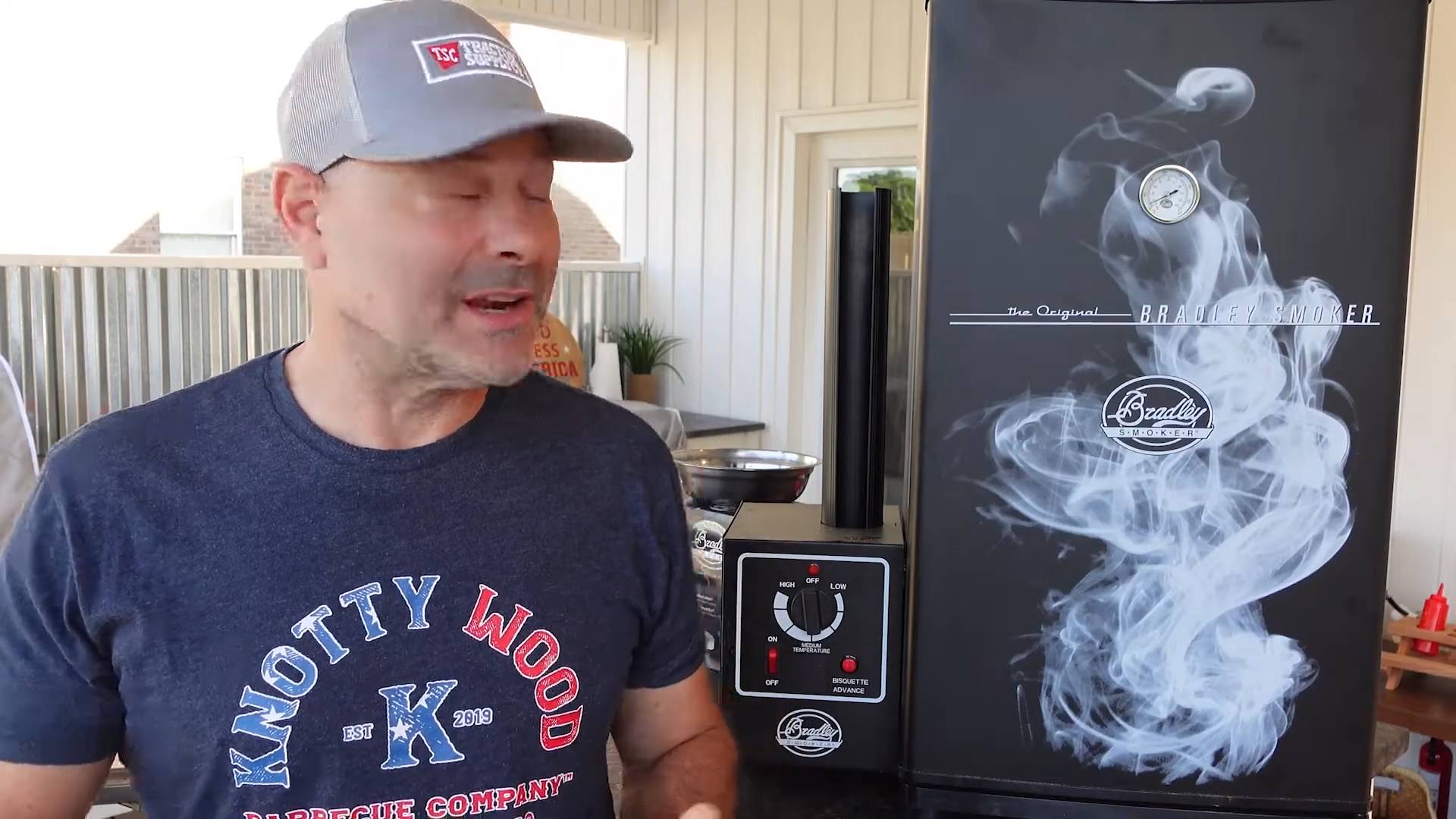 Complete Bradley smoker review plus a full smoked turkey recipe test