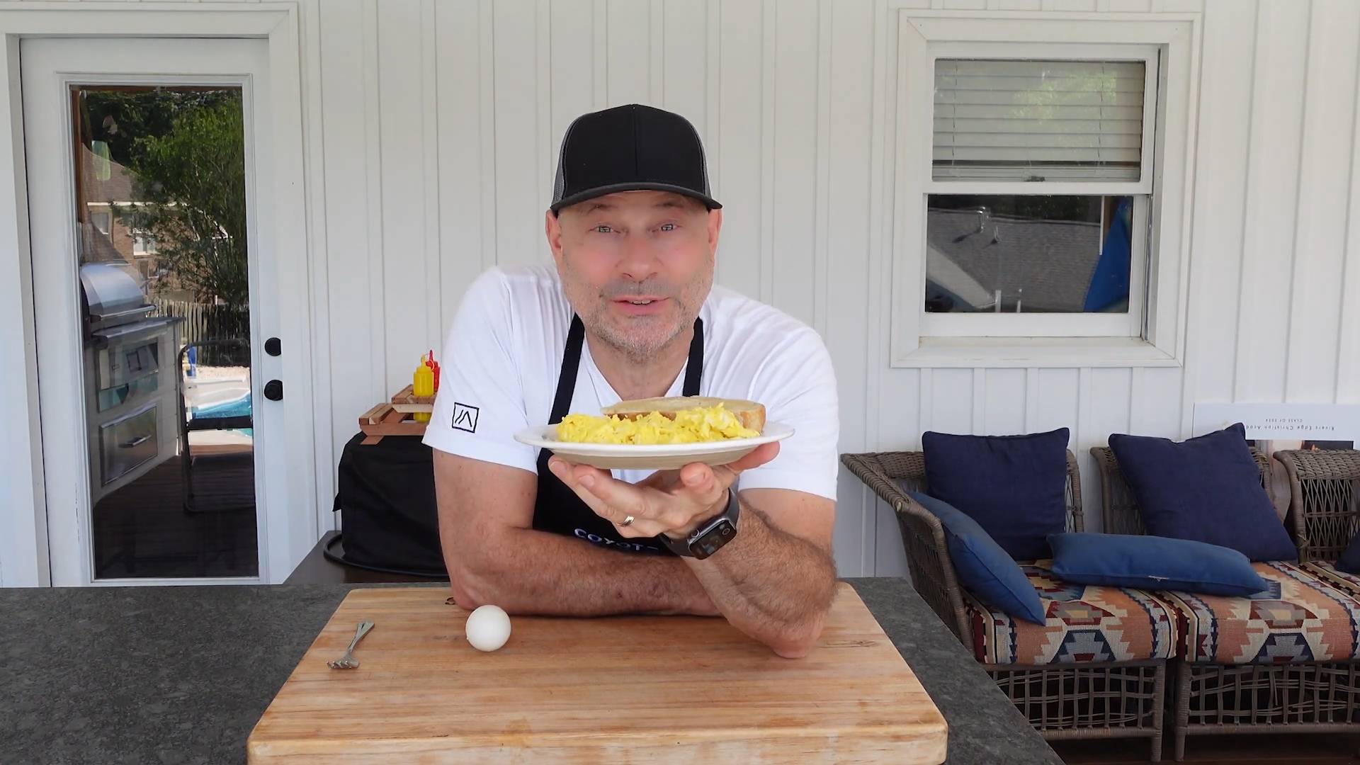 Cooking duck eggs to see how they compare to regular chicken eggs