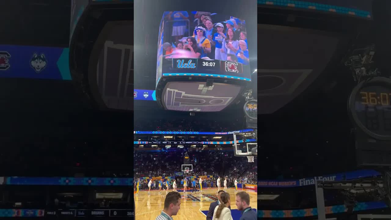UCLA enters the court! #uclabruins #finalfour #ncaaw