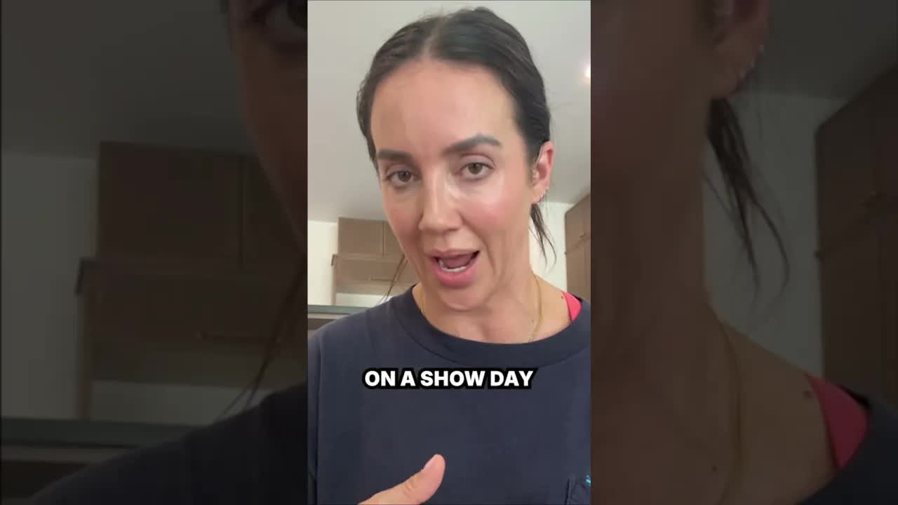 How do professional wrestlers prepare for show day?