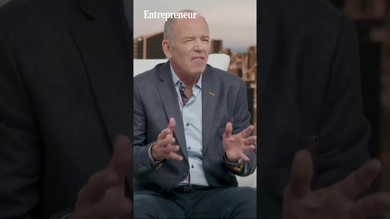 The Elevator Pitch Investors and Amazon Business Awarded This 19-Year-Old Entrepreneur 10k
