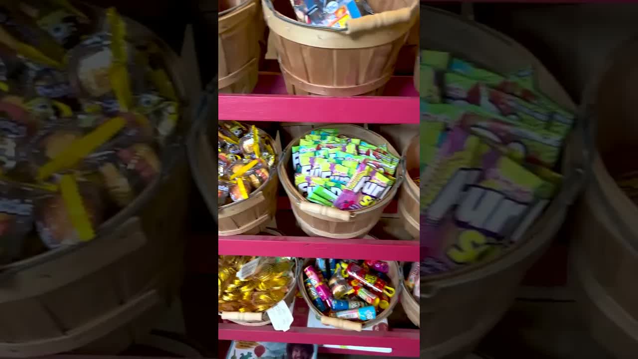 Paul Rudd Has a Candy Store?!?