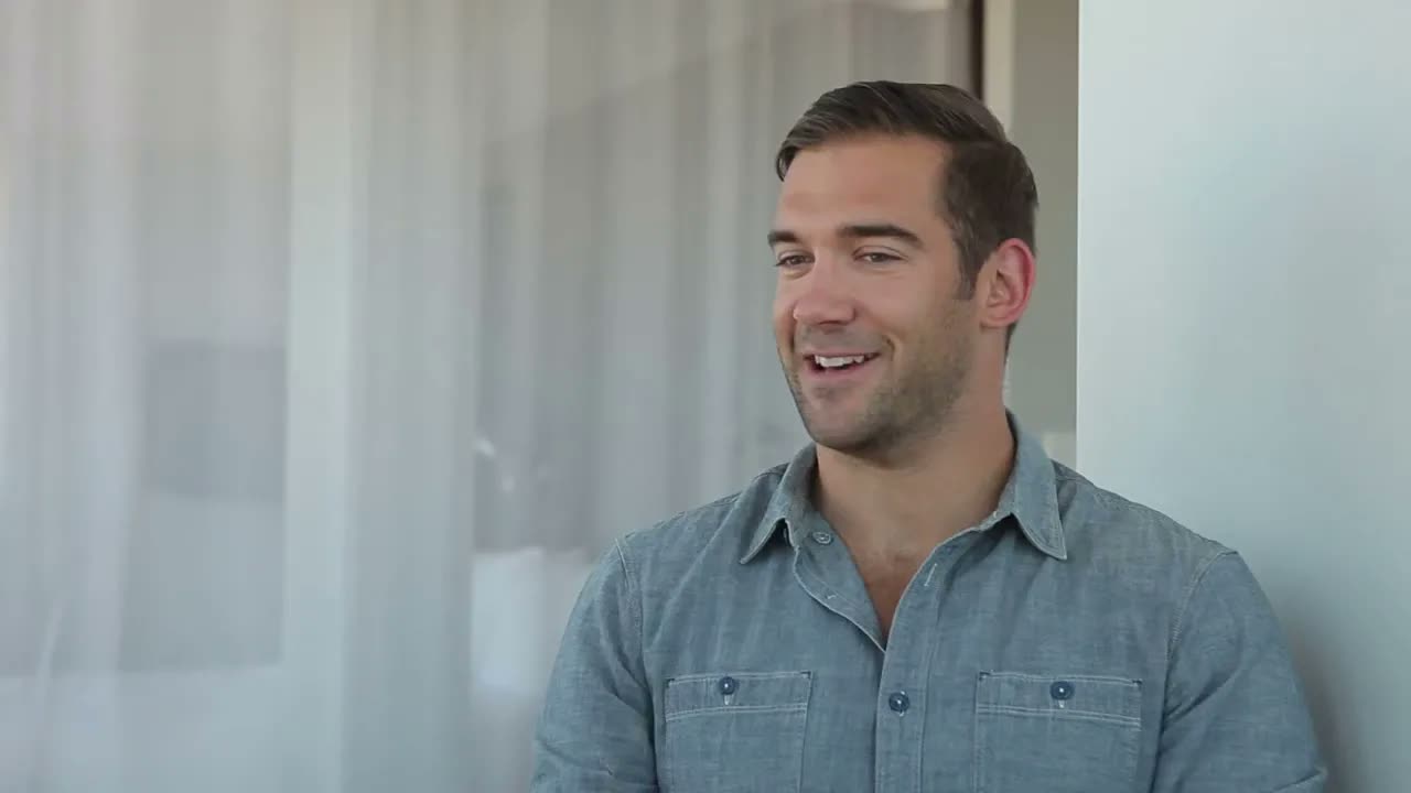 How Lewis Howes Turned a Football Injury Into the School of Greatness