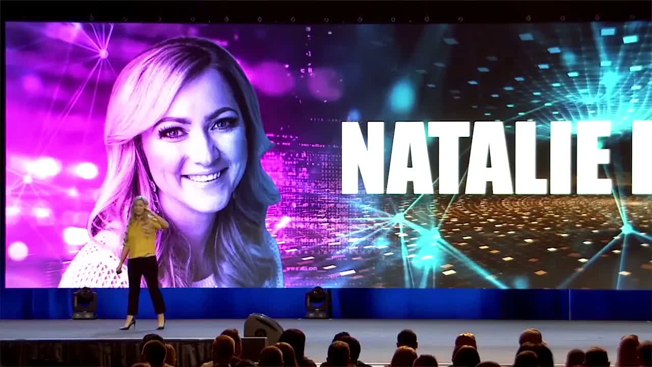 How to Use Authentic Vulnerability to Grow a Tribe and a Brand with Natalie Hodson