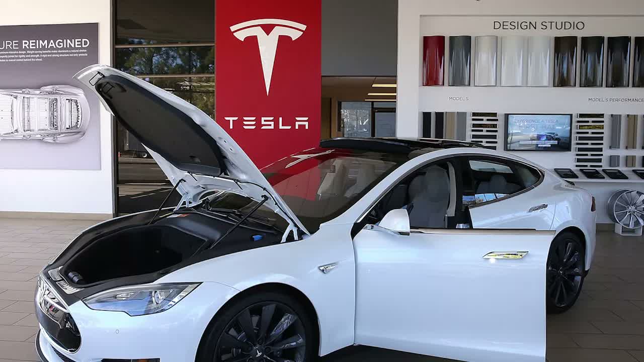 A Good and Bad Day for Elon Musk. 3 Things to Know Today.