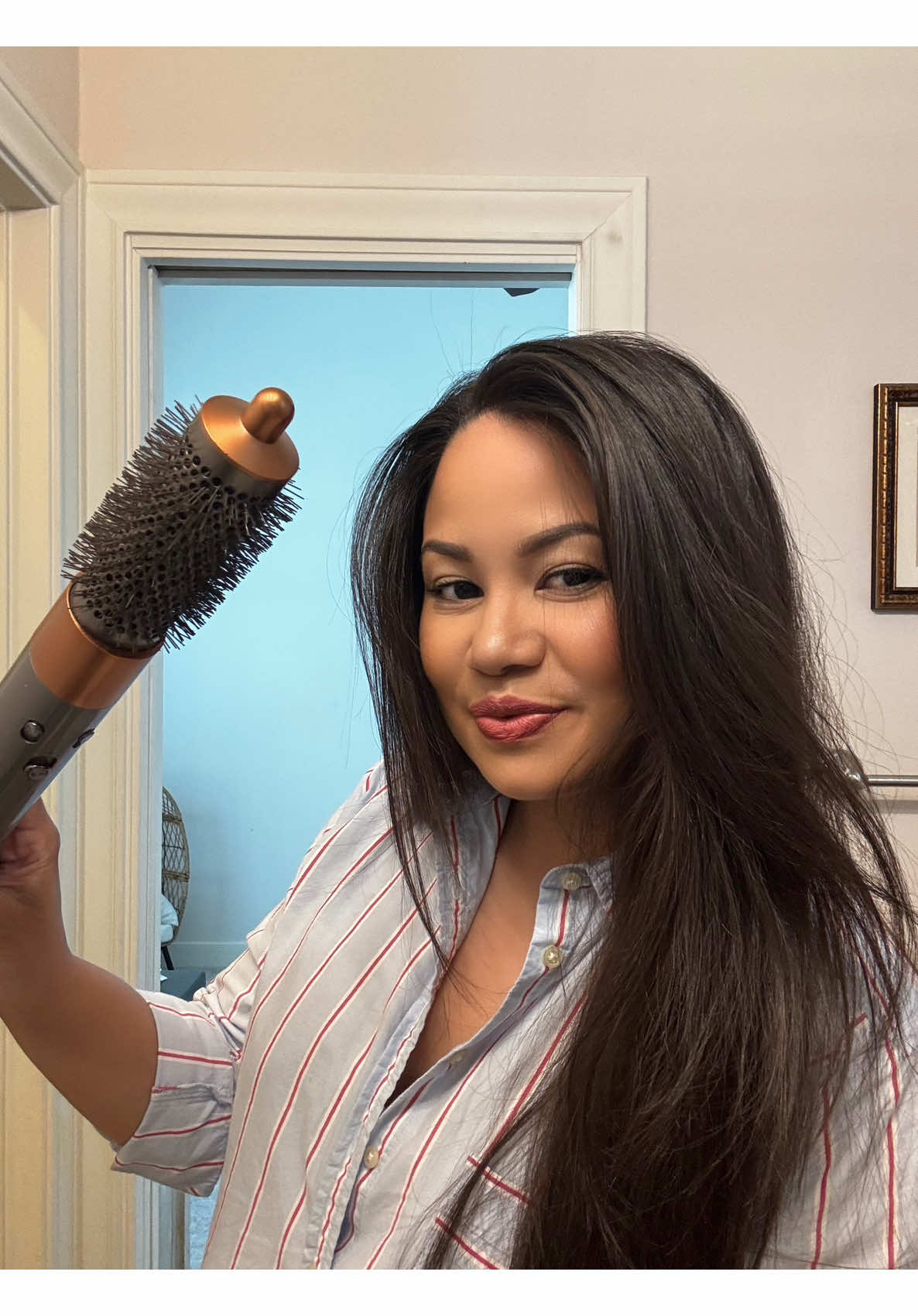 Jacelle diy haircut mom cuts own long choppy hair using dyson at home