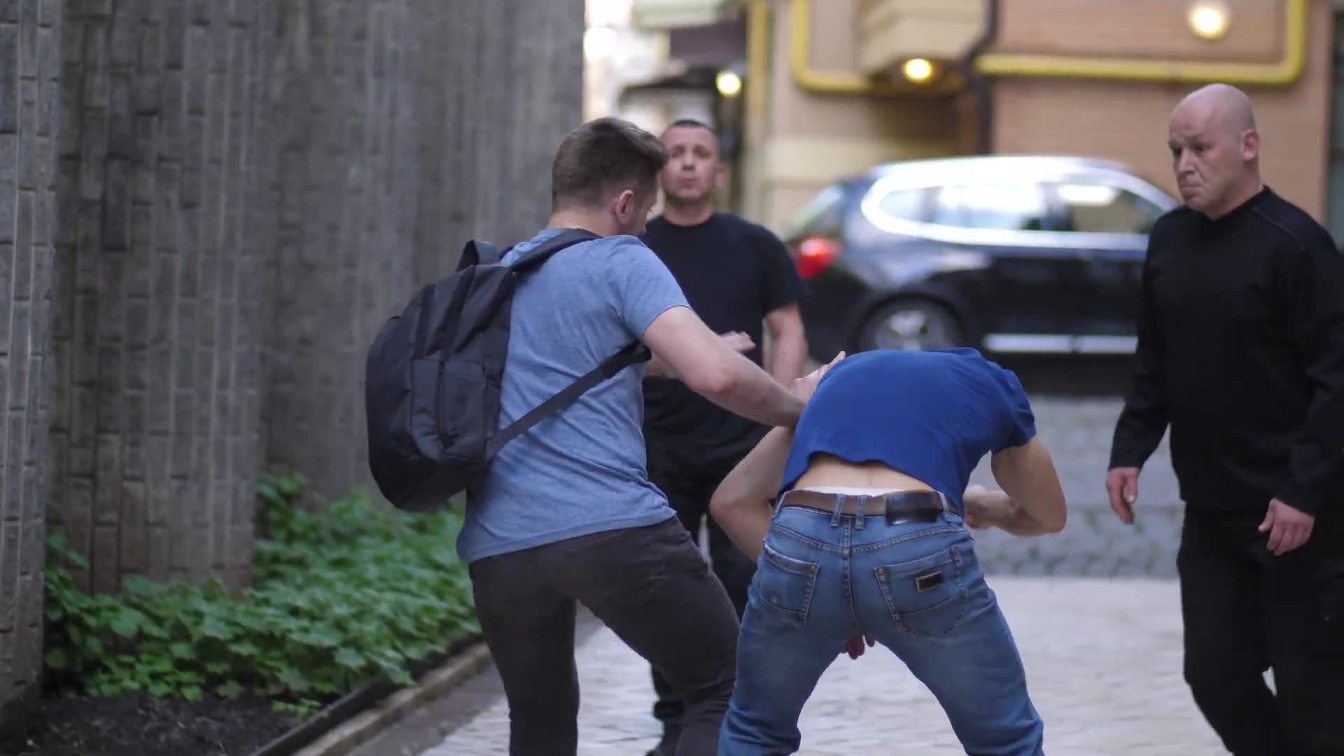 Breaking paralysis during violent attacks through pre-planned mental conditioning