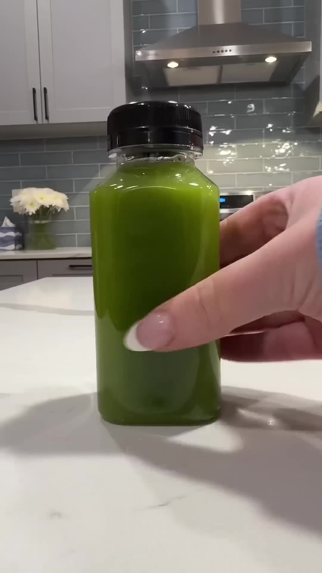 Weekly green juice batch prep streamlines healthy morning routine