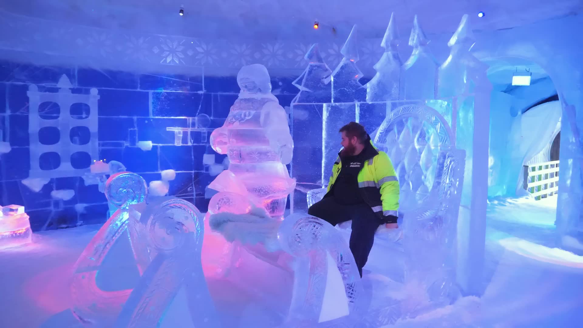 Biltur nordover til arktiske strøk i Norge med mange mil