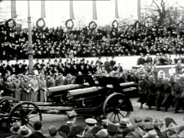 0065 World at War 01 00 42 20