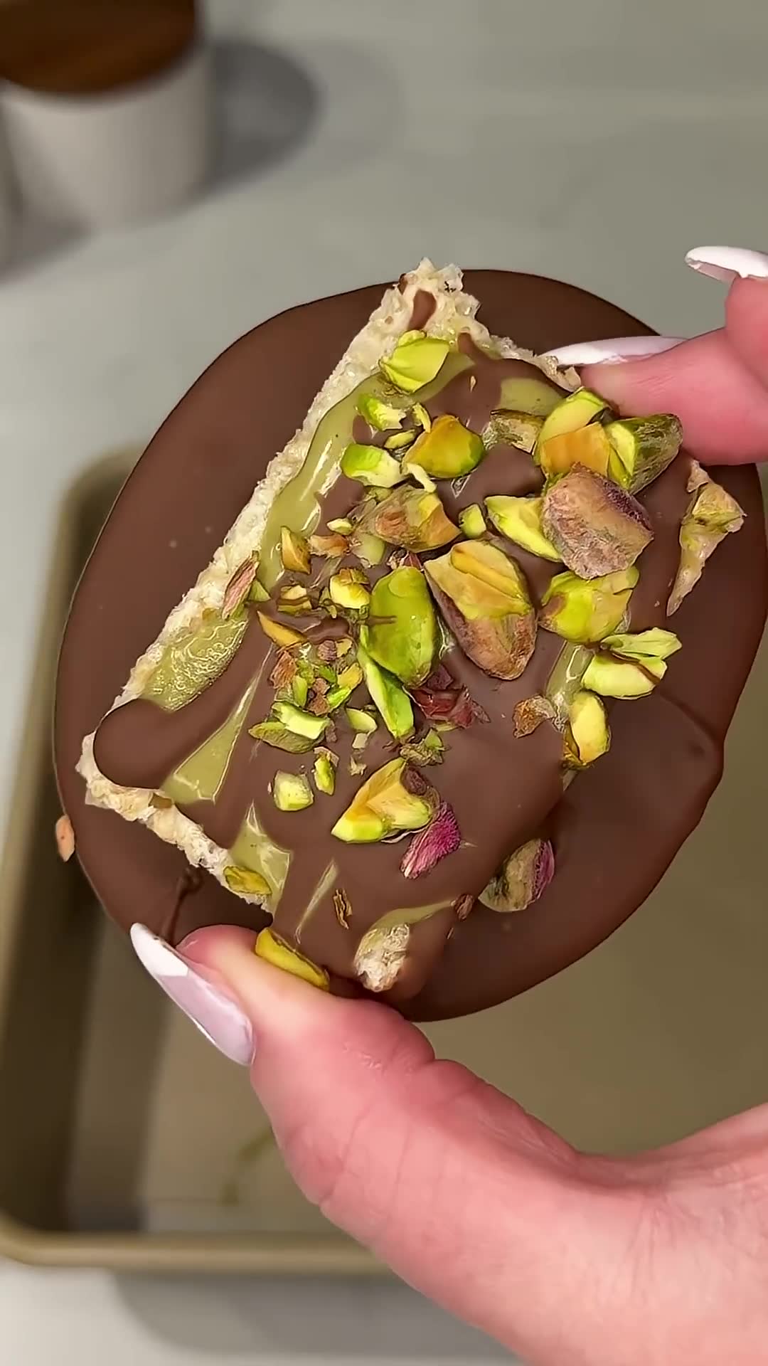 Crispy rice treats incorporate viral pistachio chocolate flavors