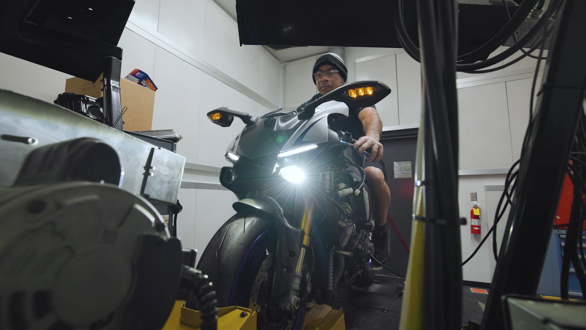 Modifying the recovered sportbike I bought from salvage auction