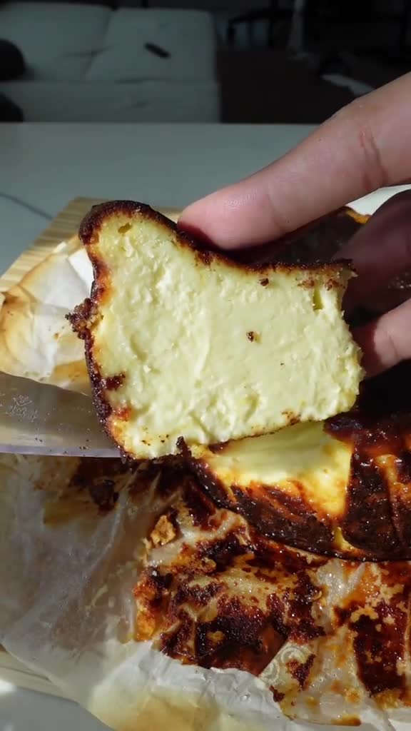 The fifty dollar bakery Basque cheesecake versus my fourteen dollar homemade one