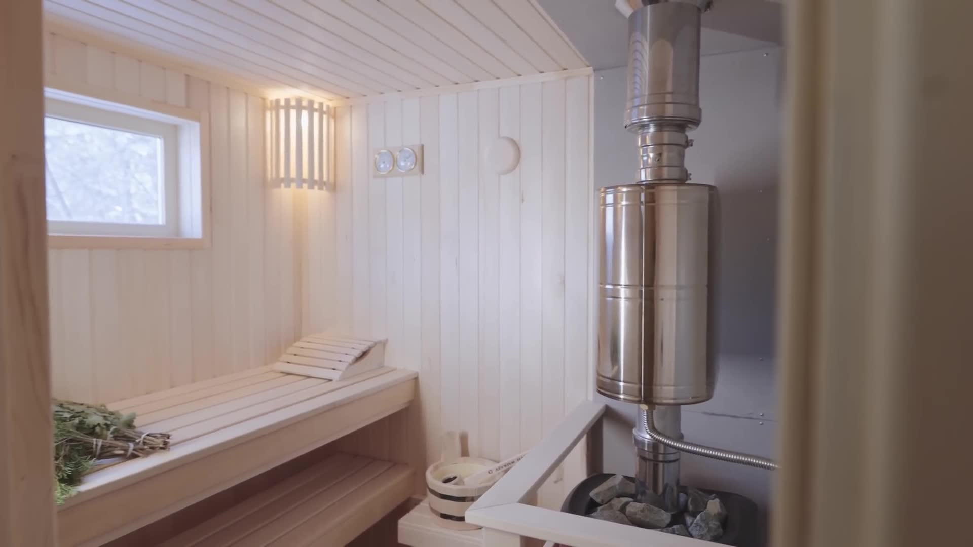 Doctors explain the top science-backed health benefits of regular sauna use