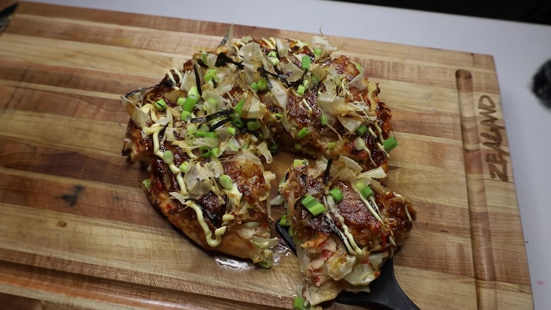 Random jar videos - how to make okonomiyaki Japanese pancakes
